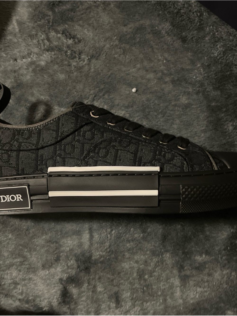 Dior Men’s Black and Charcoal Low-Top Dior Oblique Sneakers - Picture 4 of 6